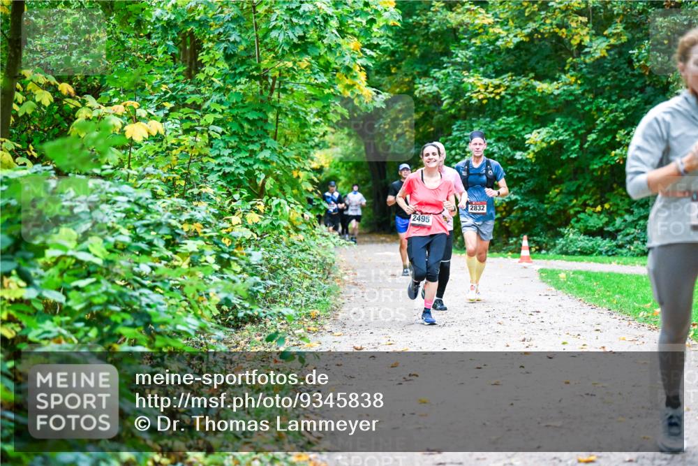12.10.2025 - Bramfelder Halbmarathon 2025 Dr. Thomas Lammeyer http://msf.ph/oto/9345838 12.10.2025 10:17:42 Laufen 2495, 2832 meine-sportfotos.de