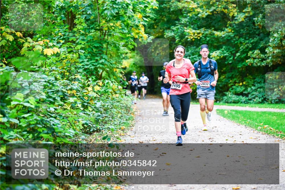 12.10.2025 - Bramfelder Halbmarathon 2025 Dr. Thomas Lammeyer http://msf.ph/oto/9345842 12.10.2025 10:17:43 Laufen 2495, 2832 meine-sportfotos.de