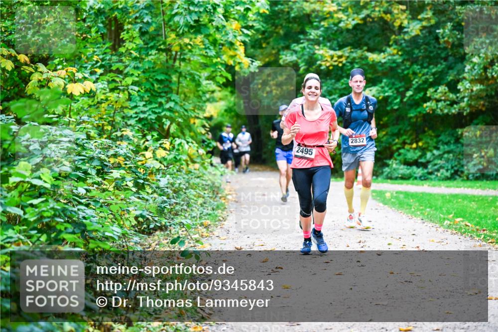 12.10.2025 - Bramfelder Halbmarathon 2025 Dr. Thomas Lammeyer http://msf.ph/oto/9345843 12.10.2025 10:17:43 Laufen 2495, 2832 meine-sportfotos.de