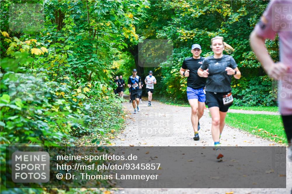 12.10.2025 - Bramfelder Halbmarathon 2025 Dr. Thomas Lammeyer http://msf.ph/oto/9345857 12.10.2025 10:17:46 Laufen 2948, 258 meine-sportfotos.de