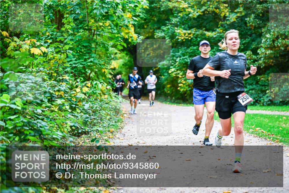 12.10.2025 - Bramfelder Halbmarathon 2025 Dr. Thomas Lammeyer http://msf.ph/oto/9345860 12.10.2025 10:17:47 Laufen 258 meine-sportfotos.de