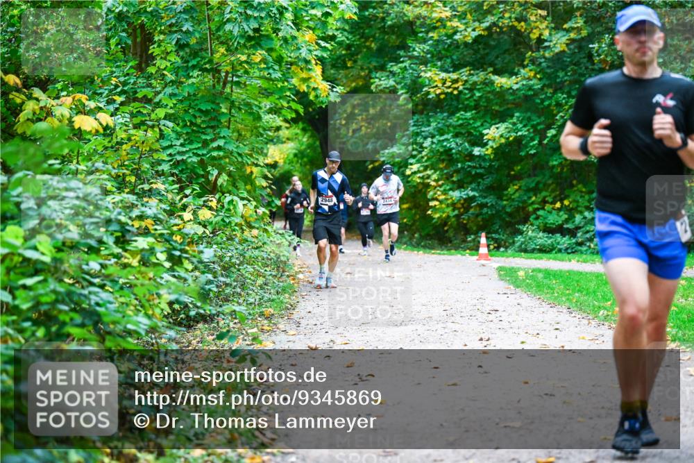 12.10.2025 - Bramfelder Halbmarathon 2025 Dr. Thomas Lammeyer http://msf.ph/oto/9345869 12.10.2025 10:17:48 Laufen 2948, 2434 meine-sportfotos.de