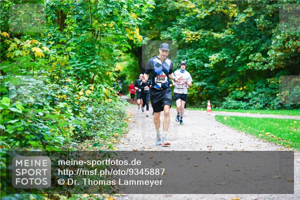 12.10.2025 - Bramfelder Halbmarathon 2025 Dr. Thomas Lammeyer http://msf.ph/oto/9345887 12.10.2025 10:17:51 Laufen 2948, 2434 meine-sportfotos.de