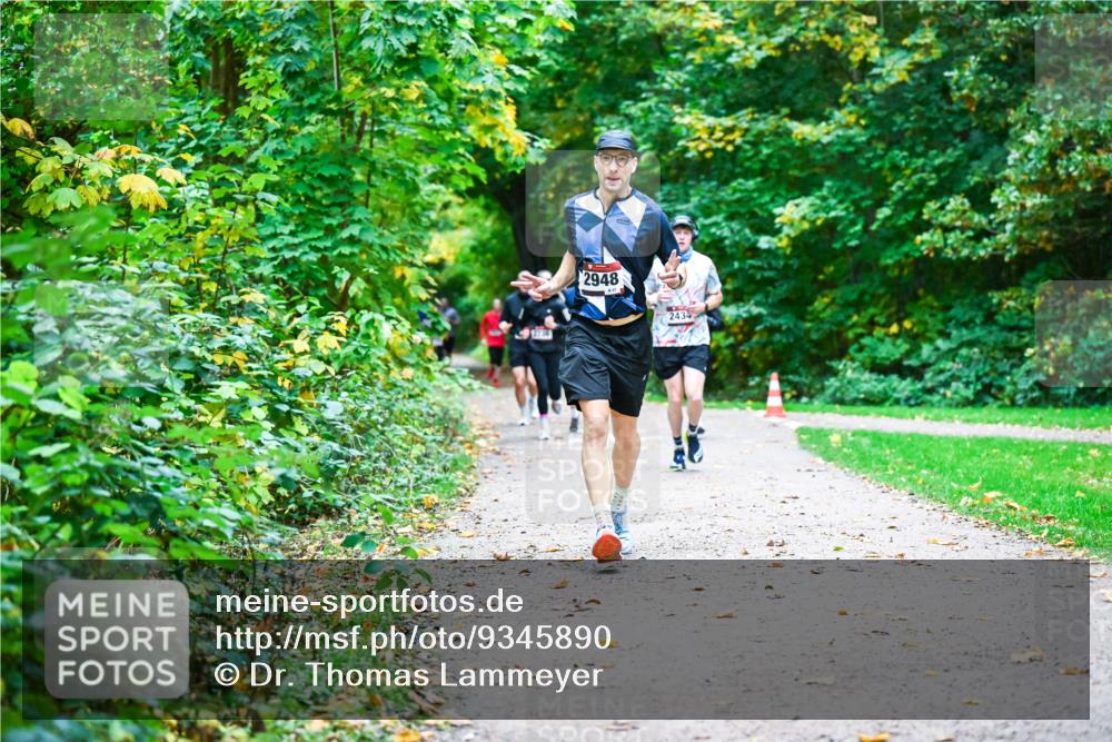 12.10.2025 - Bramfelder Halbmarathon 2025 Dr. Thomas Lammeyer http://msf.ph/oto/9345890 12.10.2025 10:17:51 Laufen 2948, 2434 meine-sportfotos.de
