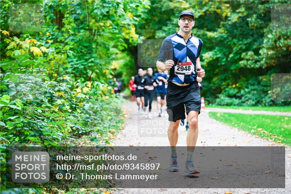 12.10.2025 - Bramfelder Halbmarathon 2025 Dr. Thomas Lammeyer http://msf.ph/oto/9345897 12.10.2025 10:17:52 Laufen 2948, 51 meine-sportfotos.de