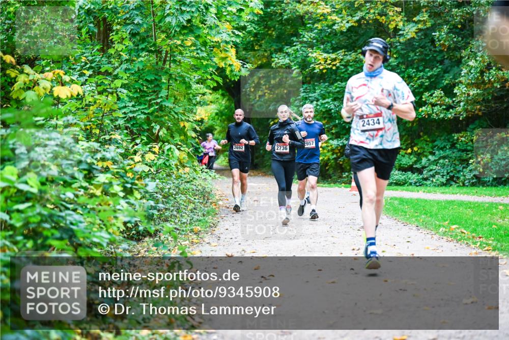 12.10.2025 - Bramfelder Halbmarathon 2025 Dr. Thomas Lammeyer http://msf.ph/oto/9345908 12.10.2025 10:17:54 Laufen 957, 2692, 2736, 2434 meine-sportfotos.de