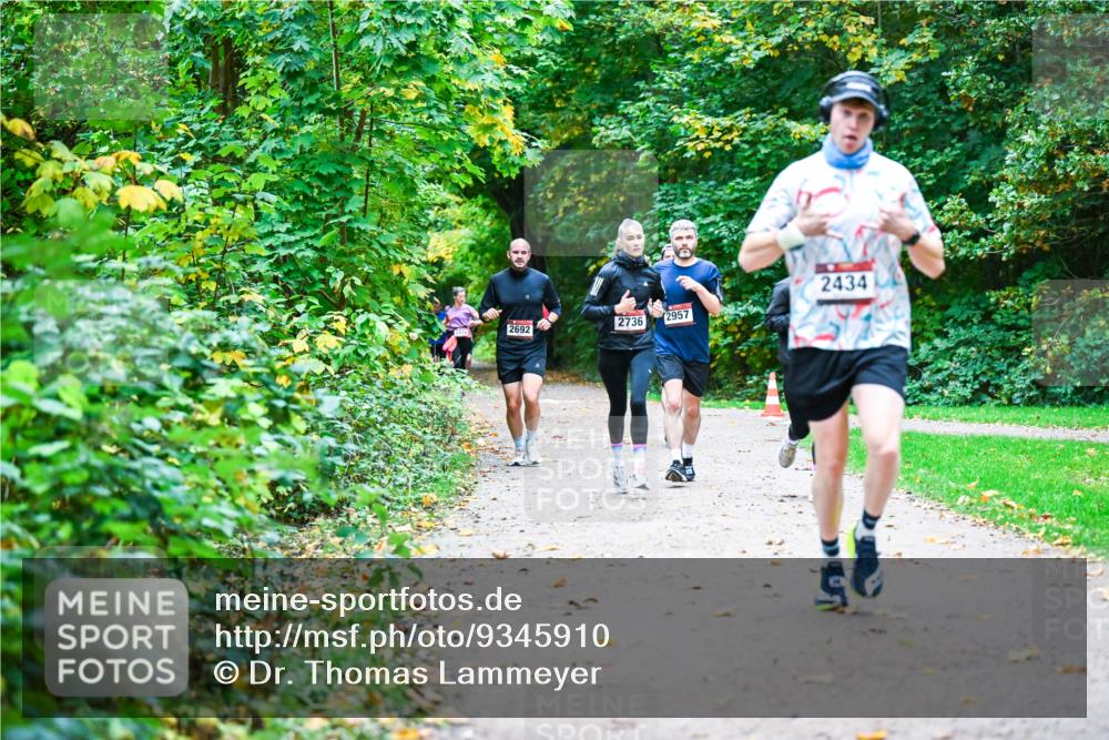 12.10.2025 - Bramfelder Halbmarathon 2025 Dr. Thomas Lammeyer http://msf.ph/oto/9345910 12.10.2025 10:17:54 Laufen 2434, 2957, 2736, 2692 meine-sportfotos.de