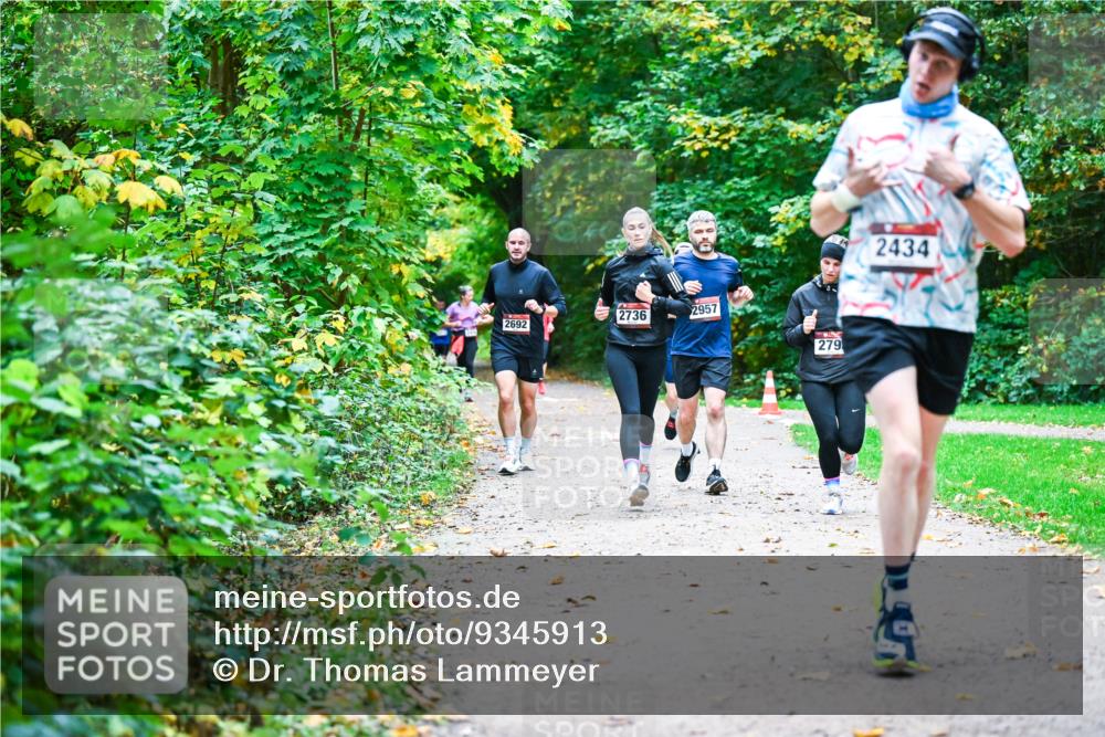 12.10.2025 - Bramfelder Halbmarathon 2025 Dr. Thomas Lammeyer http://msf.ph/oto/9345913 12.10.2025 10:17:55 Laufen 2692, 2736, 2957, 279, 2434 meine-sportfotos.de