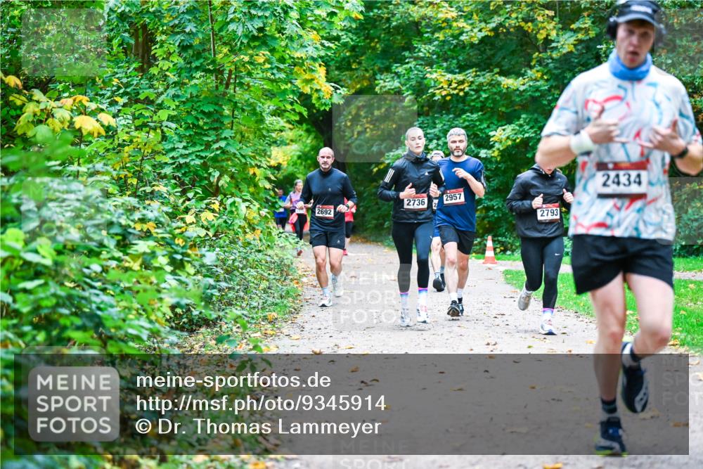 12.10.2025 - Bramfelder Halbmarathon 2025 Dr. Thomas Lammeyer http://msf.ph/oto/9345914 12.10.2025 10:17:55 Laufen 2692, 2736, 2957, 2793, 2434 meine-sportfotos.de