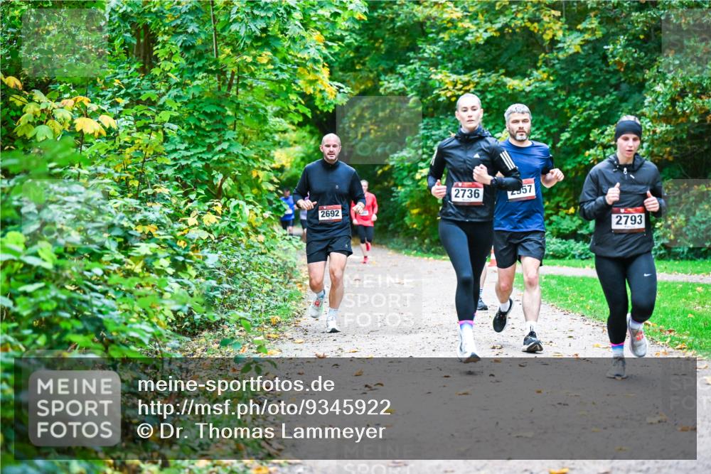 12.10.2025 - Bramfelder Halbmarathon 2025 Dr. Thomas Lammeyer http://msf.ph/oto/9345922 12.10.2025 10:17:56 Laufen 2692, 2736, 2357, 2793 meine-sportfotos.de