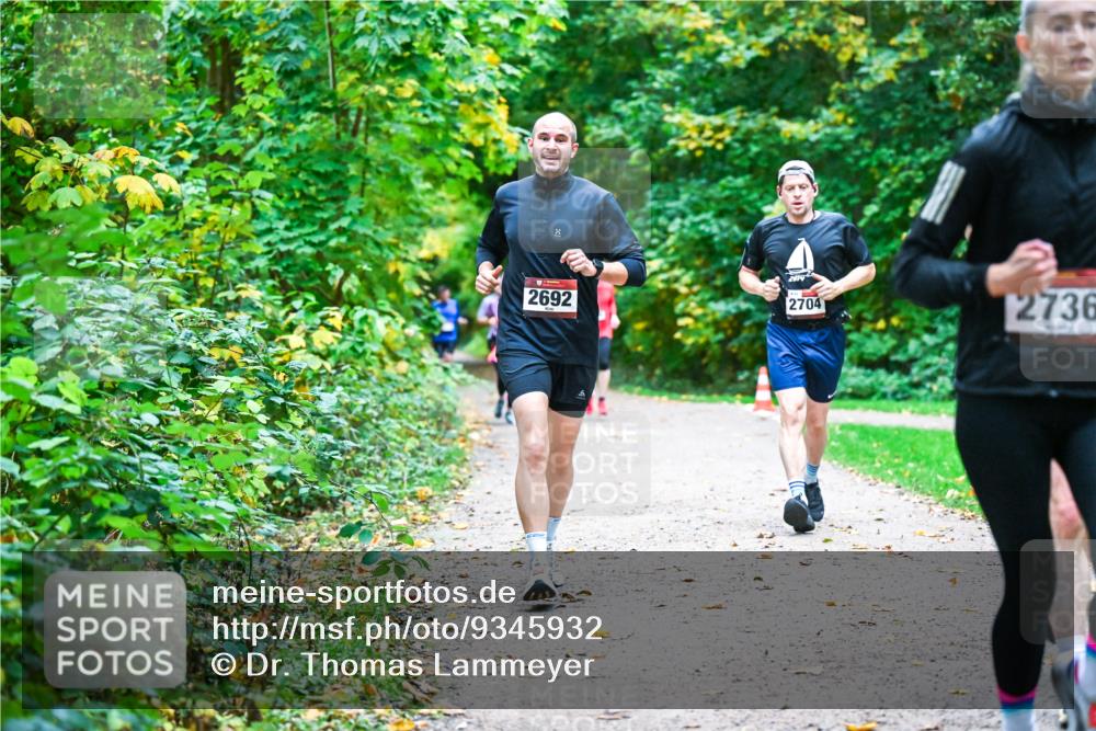 12.10.2025 - Bramfelder Halbmarathon 2025 Dr. Thomas Lammeyer http://msf.ph/oto/9345932 12.10.2025 10:17:58 Laufen 2692, 2704, 2736 meine-sportfotos.de