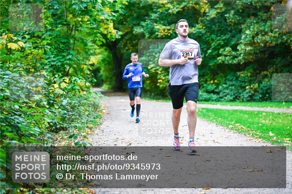 12.10.2025 - Bramfelder Halbmarathon 2025 Dr. Thomas Lammeyer http://msf.ph/oto/9345973 12.10.2025 10:18:05 Laufen 2512, 2717 meine-sportfotos.de