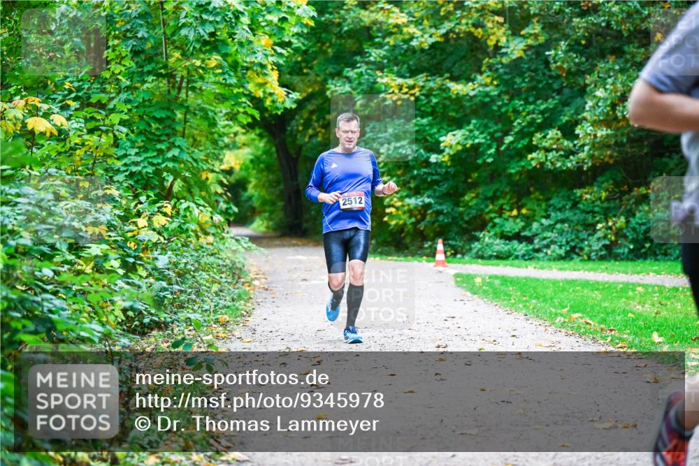 12.10.2025 - Bramfelder Halbmarathon 2025 Dr. Thomas Lammeyer http://msf.ph/oto/9345978 12.10.2025 10:18:07 Laufen 2512 meine-sportfotos.de