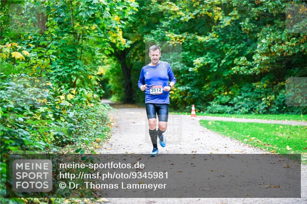 12.10.2025 - Bramfelder Halbmarathon 2025 Dr. Thomas Lammeyer http://msf.ph/oto/9345981 12.10.2025 10:18:07 Laufen 2512 meine-sportfotos.de