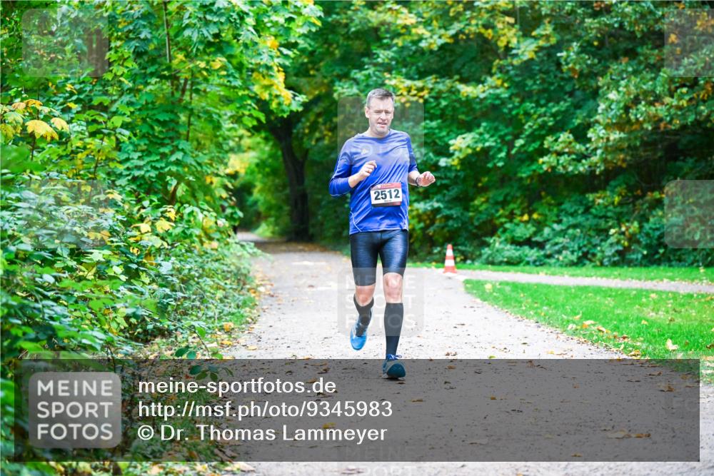 12.10.2025 - Bramfelder Halbmarathon 2025 Dr. Thomas Lammeyer http://msf.ph/oto/9345983 12.10.2025 10:18:08 Laufen 2512 meine-sportfotos.de