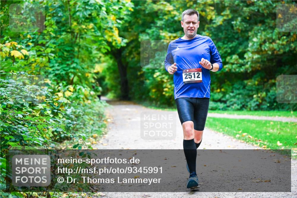 12.10.2025 - Bramfelder Halbmarathon 2025 Dr. Thomas Lammeyer http://msf.ph/oto/9345991 12.10.2025 10:18:09 Laufen 2512 meine-sportfotos.de