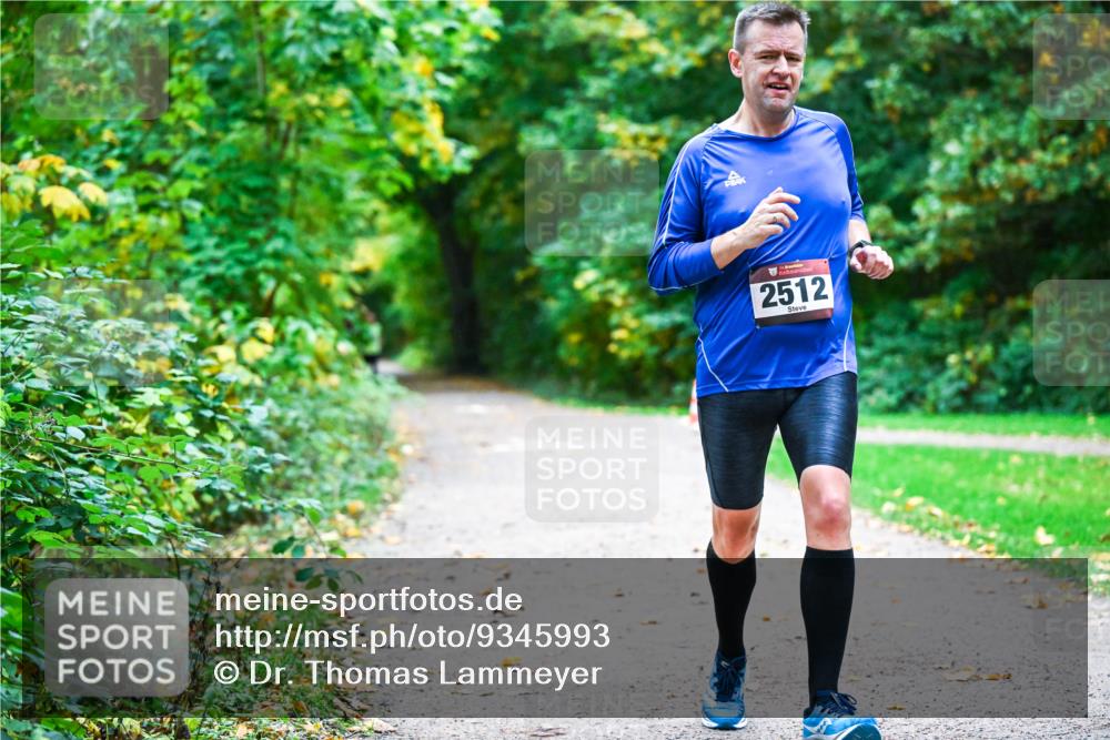 12.10.2025 - Bramfelder Halbmarathon 2025 Dr. Thomas Lammeyer http://msf.ph/oto/9345993 12.10.2025 10:18:09 Laufen 2512 meine-sportfotos.de