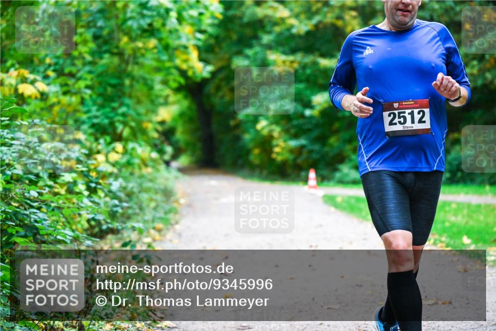 12.10.2025 - Bramfelder Halbmarathon 2025 Dr. Thomas Lammeyer http://msf.ph/oto/9345996 12.10.2025 10:18:09 Laufen 34, 2512 meine-sportfotos.de