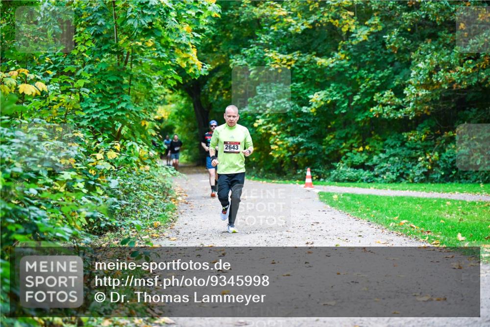 12.10.2025 - Bramfelder Halbmarathon 2025 Dr. Thomas Lammeyer http://msf.ph/oto/9345998 12.10.2025 10:18:21 Laufen 2643 meine-sportfotos.de