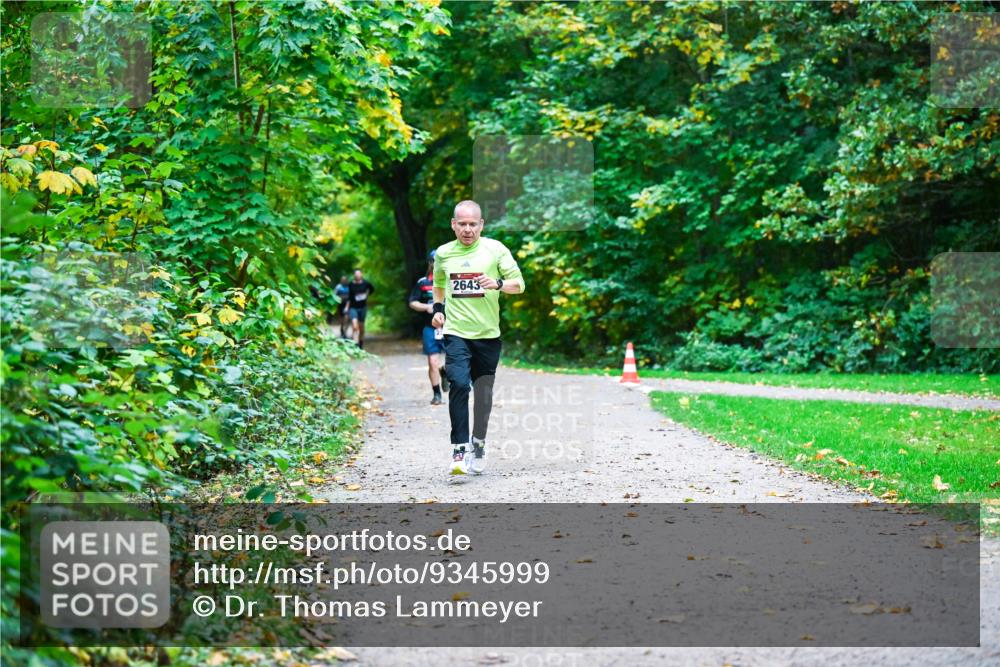 12.10.2025 - Bramfelder Halbmarathon 2025 Dr. Thomas Lammeyer http://msf.ph/oto/9345999 12.10.2025 10:18:21 Laufen 2643 meine-sportfotos.de