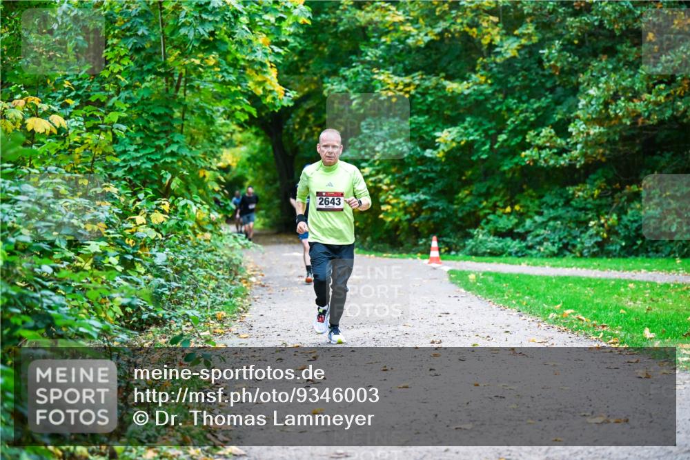 12.10.2025 - Bramfelder Halbmarathon 2025 Dr. Thomas Lammeyer http://msf.ph/oto/9346003 12.10.2025 10:18:22 Laufen 2643 meine-sportfotos.de