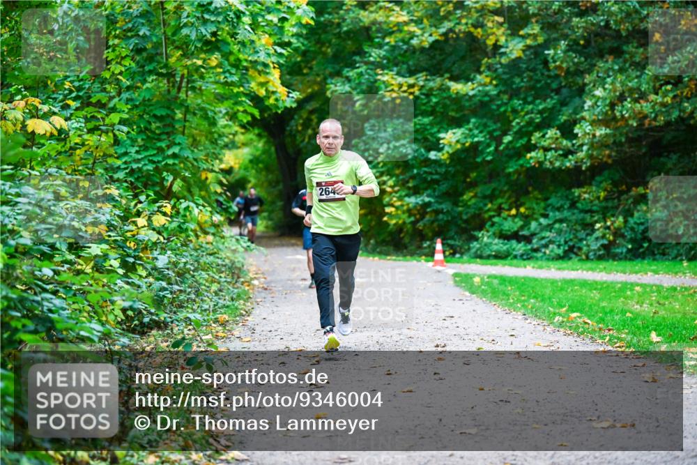 12.10.2025 - Bramfelder Halbmarathon 2025 Dr. Thomas Lammeyer http://msf.ph/oto/9346004 12.10.2025 10:18:22 Laufen 264 meine-sportfotos.de