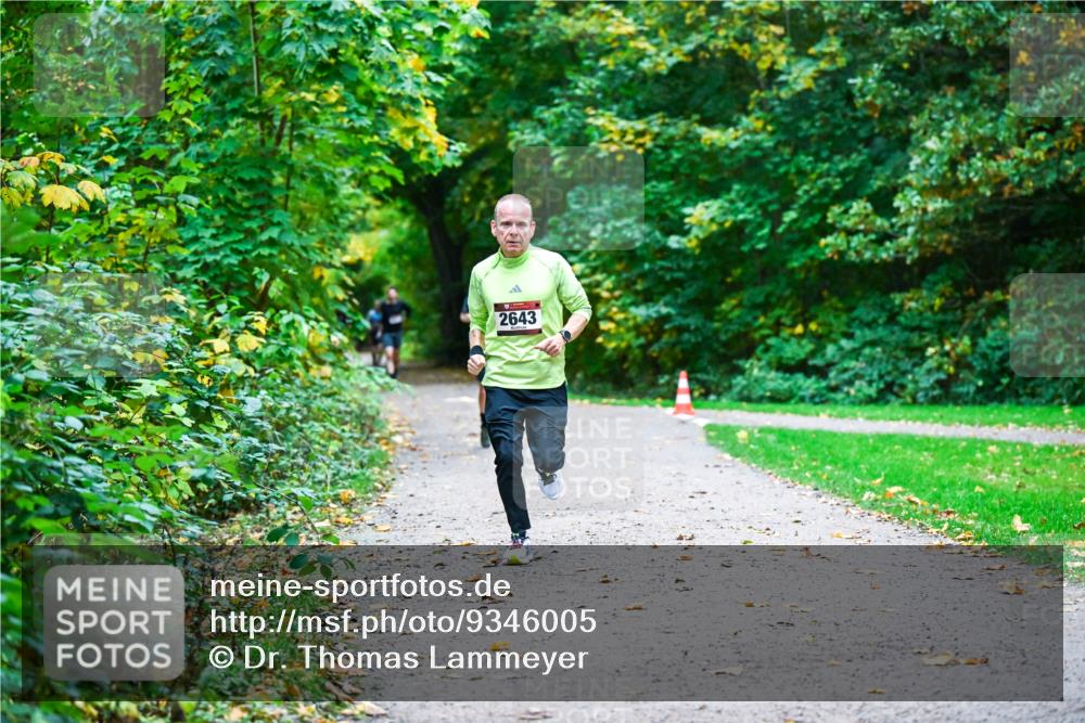 12.10.2025 - Bramfelder Halbmarathon 2025 Dr. Thomas Lammeyer http://msf.ph/oto/9346005 12.10.2025 10:18:22 Laufen 2643 meine-sportfotos.de