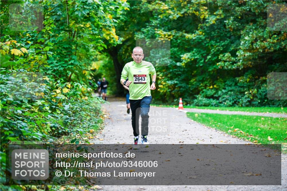 12.10.2025 - Bramfelder Halbmarathon 2025 Dr. Thomas Lammeyer http://msf.ph/oto/9346006 12.10.2025 10:18:22 Laufen 2643 meine-sportfotos.de