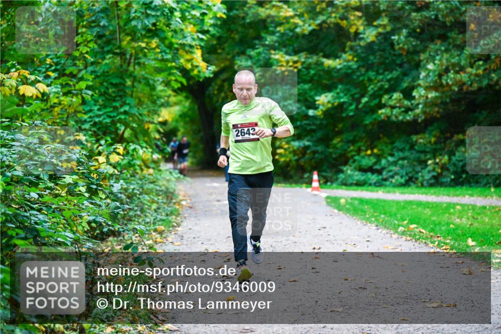 12.10.2025 - Bramfelder Halbmarathon 2025 Dr. Thomas Lammeyer http://msf.ph/oto/9346009 12.10.2025 10:18:22 Laufen 2643 meine-sportfotos.de