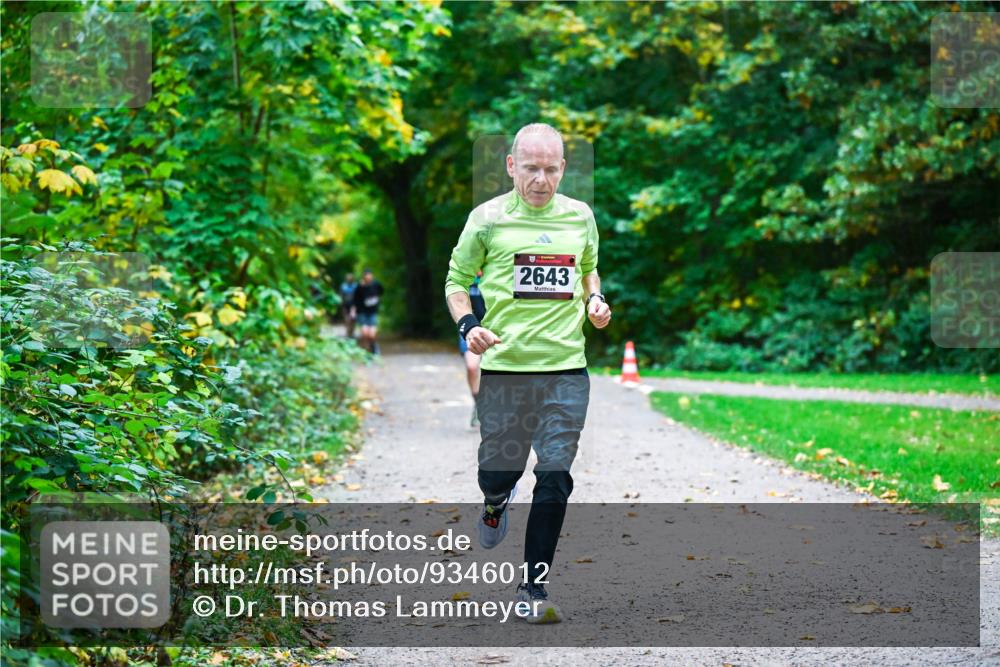 12.10.2025 - Bramfelder Halbmarathon 2025 Dr. Thomas Lammeyer http://msf.ph/oto/9346012 12.10.2025 10:18:23 Laufen 2643 meine-sportfotos.de