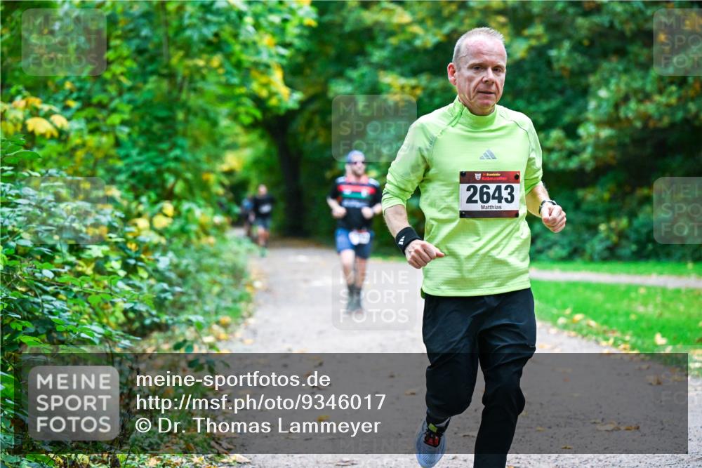 12.10.2025 - Bramfelder Halbmarathon 2025 Dr. Thomas Lammeyer http://msf.ph/oto/9346017 12.10.2025 10:18:23 Laufen 34, 2643 meine-sportfotos.de