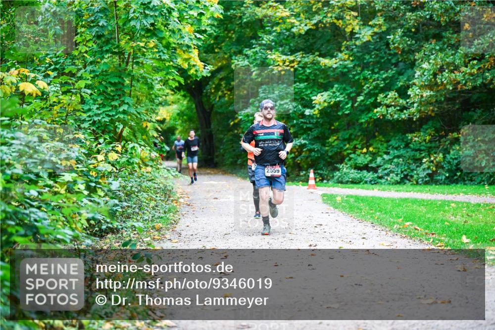 12.10.2025 - Bramfelder Halbmarathon 2025 Dr. Thomas Lammeyer http://msf.ph/oto/9346019 12.10.2025 10:18:24 Laufen 2559 meine-sportfotos.de