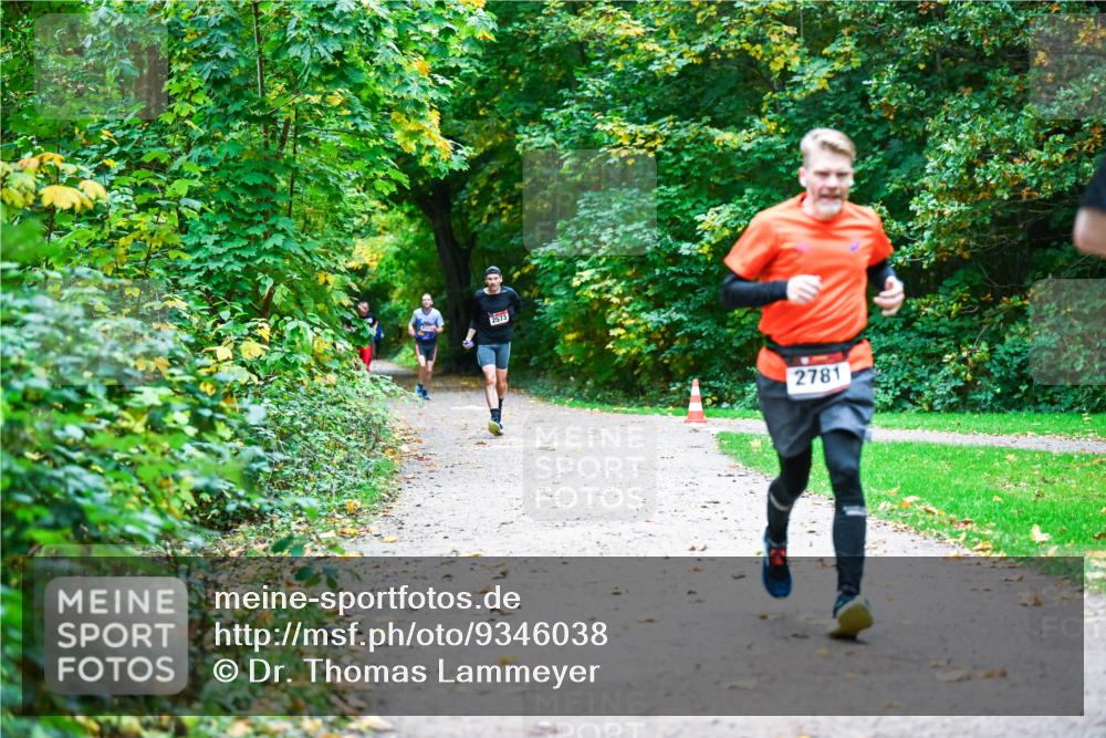 12.10.2025 - Bramfelder Halbmarathon 2025 Dr. Thomas Lammeyer http://msf.ph/oto/9346038 12.10.2025 10:18:27 Laufen 2573, 2781 meine-sportfotos.de
