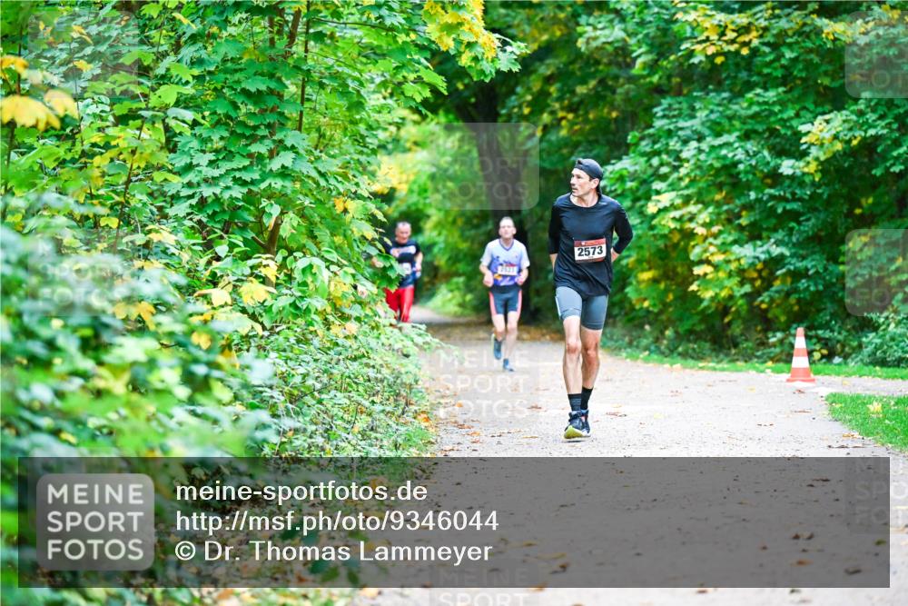 12.10.2025 - Bramfelder Halbmarathon 2025 Dr. Thomas Lammeyer http://msf.ph/oto/9346044 12.10.2025 10:18:29 Laufen 2573 meine-sportfotos.de