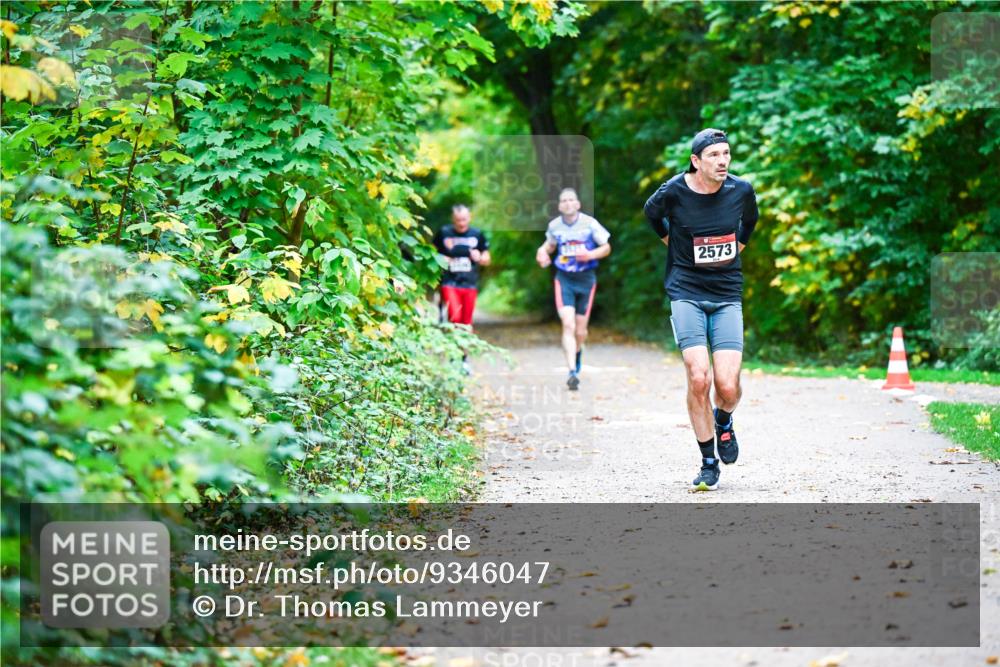 12.10.2025 - Bramfelder Halbmarathon 2025 Dr. Thomas Lammeyer http://msf.ph/oto/9346047 12.10.2025 10:18:30 Laufen 2573 meine-sportfotos.de