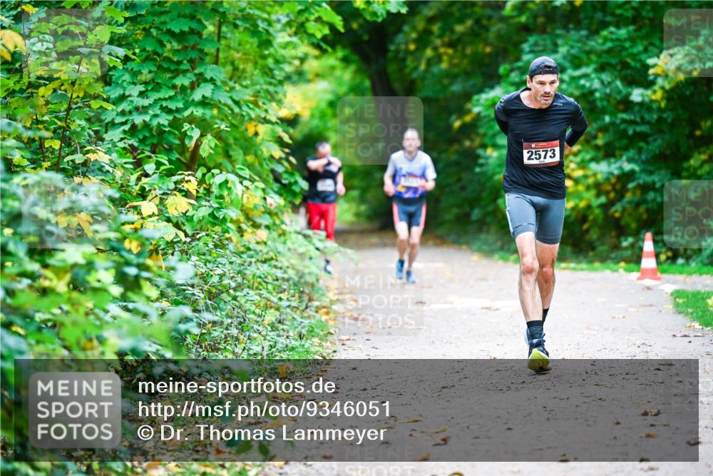 12.10.2025 - Bramfelder Halbmarathon 2025 Dr. Thomas Lammeyer http://msf.ph/oto/9346051 12.10.2025 10:18:31 Laufen 2573 meine-sportfotos.de