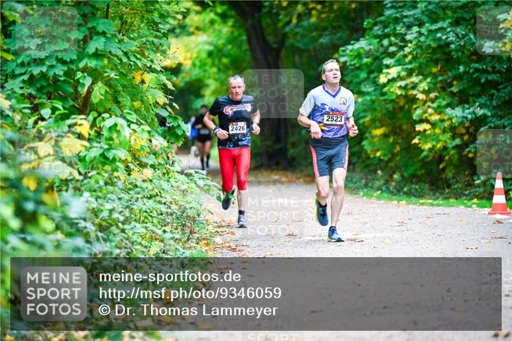 12.10.2025 - Bramfelder Halbmarathon 2025 Dr. Thomas Lammeyer http://msf.ph/oto/9346059 12.10.2025 10:18:33 Laufen 2523, 2426 meine-sportfotos.de