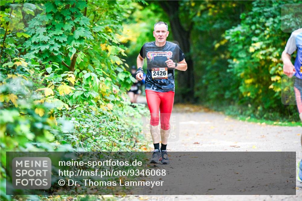 12.10.2025 - Bramfelder Halbmarathon 2025 Dr. Thomas Lammeyer http://msf.ph/oto/9346068 12.10.2025 10:18:36 Laufen 8, 29, 2426 meine-sportfotos.de