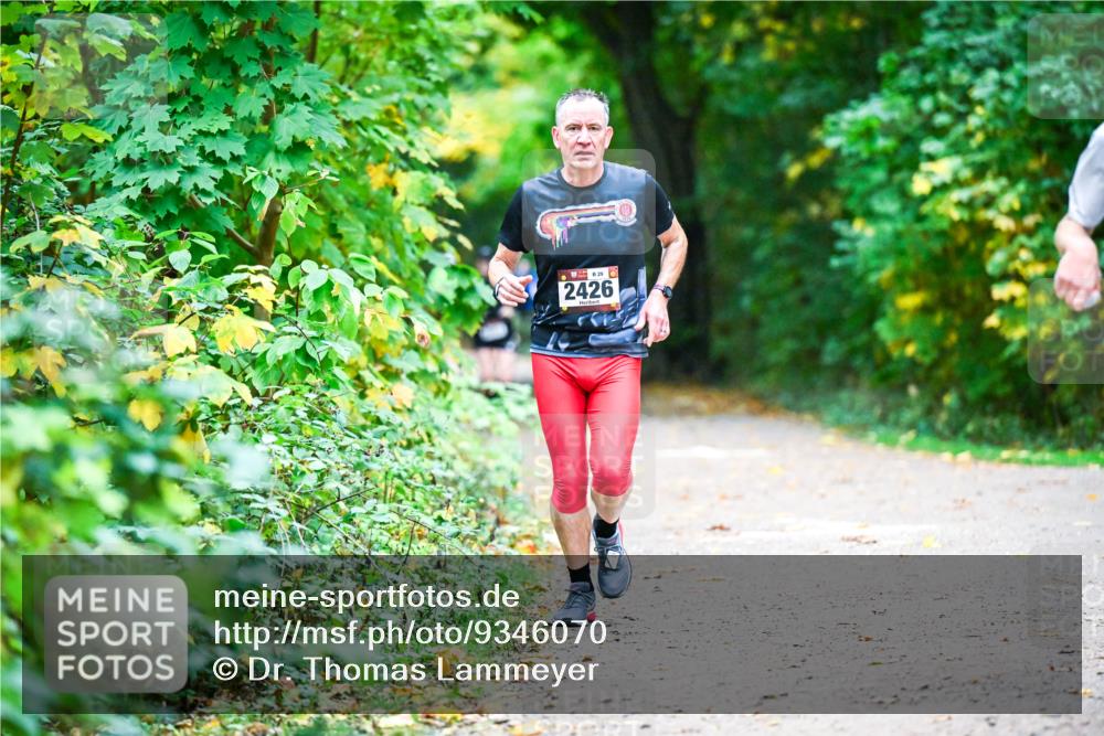 12.10.2025 - Bramfelder Halbmarathon 2025 Dr. Thomas Lammeyer http://msf.ph/oto/9346070 12.10.2025 10:18:36 Laufen 829, 2426 meine-sportfotos.de
