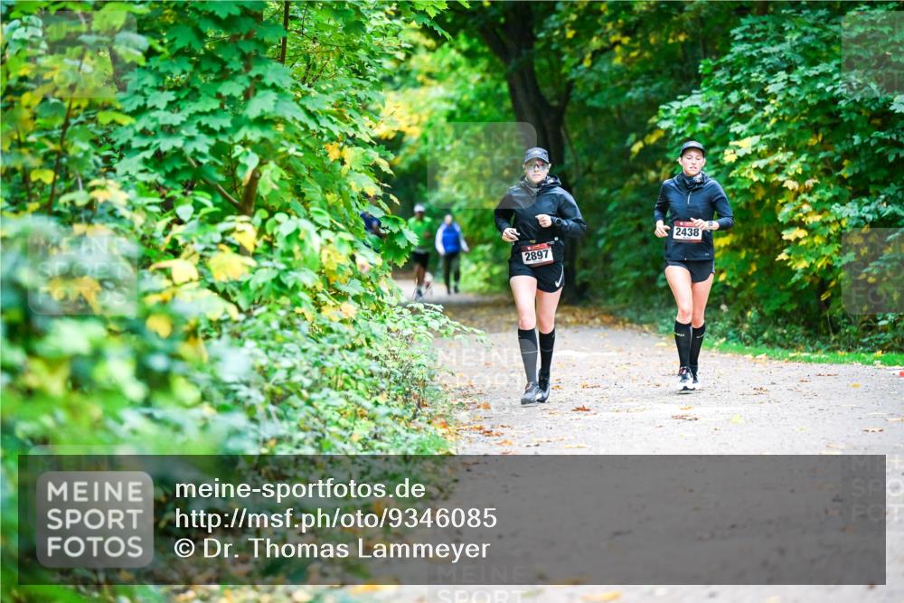 12.10.2025 - Bramfelder Halbmarathon 2025 Dr. Thomas Lammeyer http://msf.ph/oto/9346085 12.10.2025 10:18:43 Laufen 2897, 2438 meine-sportfotos.de