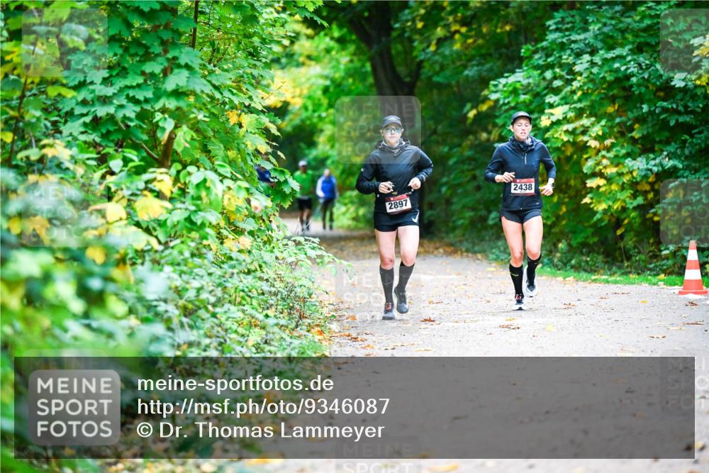 12.10.2025 - Bramfelder Halbmarathon 2025 Dr. Thomas Lammeyer http://msf.ph/oto/9346087 12.10.2025 10:18:43 Laufen 2897, 2438 meine-sportfotos.de