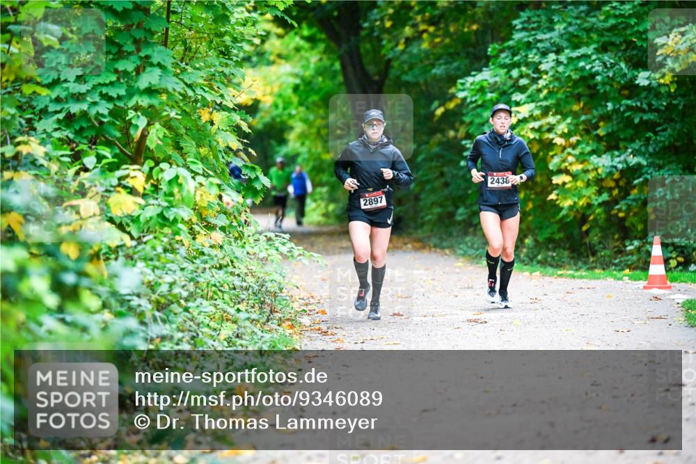 12.10.2025 - Bramfelder Halbmarathon 2025 Dr. Thomas Lammeyer http://msf.ph/oto/9346089 12.10.2025 10:18:43 Laufen 2897, 2438 meine-sportfotos.de