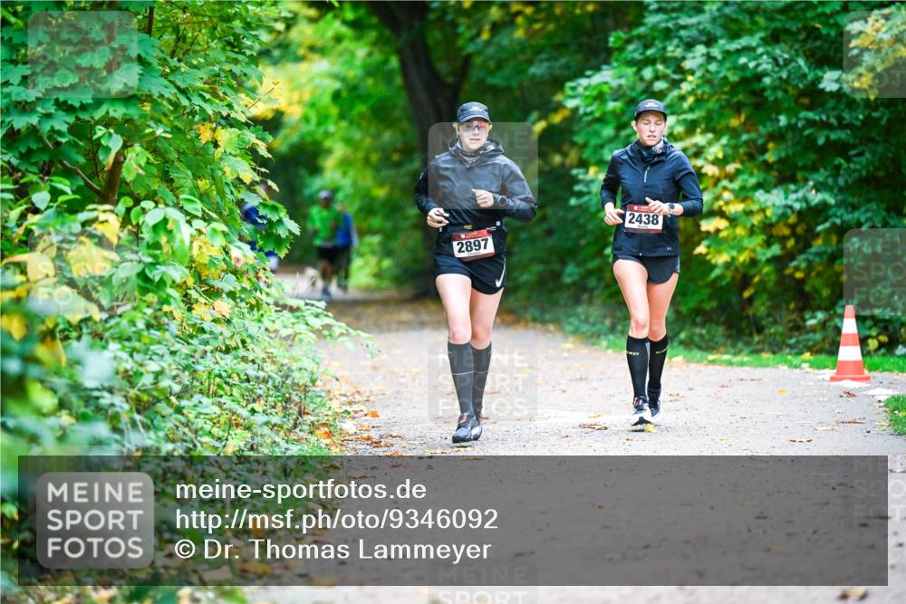 12.10.2025 - Bramfelder Halbmarathon 2025 Dr. Thomas Lammeyer http://msf.ph/oto/9346092 12.10.2025 10:18:44 Laufen 2897, 2438 meine-sportfotos.de