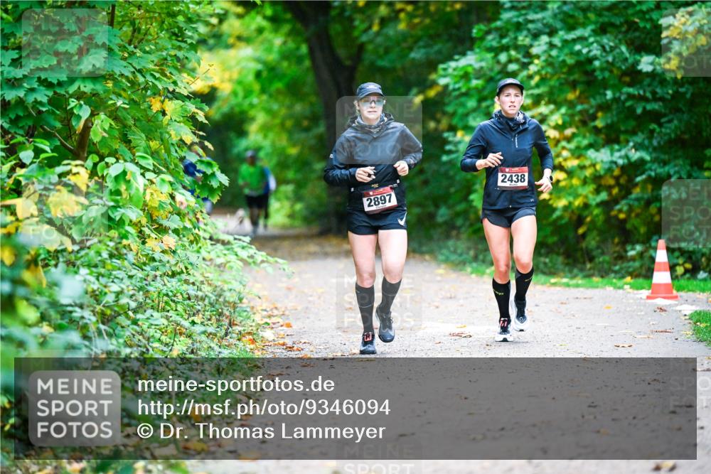 12.10.2025 - Bramfelder Halbmarathon 2025 Dr. Thomas Lammeyer http://msf.ph/oto/9346094 12.10.2025 10:18:45 Laufen 2897, 2438 meine-sportfotos.de