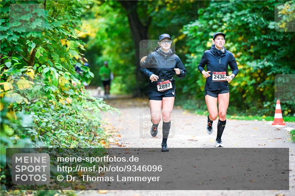 12.10.2025 - Bramfelder Halbmarathon 2025 Dr. Thomas Lammeyer http://msf.ph/oto/9346096 12.10.2025 10:18:45 Laufen 2897, 2438 meine-sportfotos.de