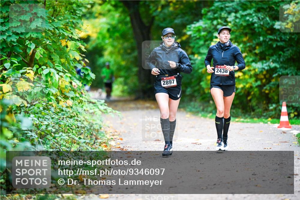 12.10.2025 - Bramfelder Halbmarathon 2025 Dr. Thomas Lammeyer http://msf.ph/oto/9346097 12.10.2025 10:18:45 Laufen 2897, 2438 meine-sportfotos.de