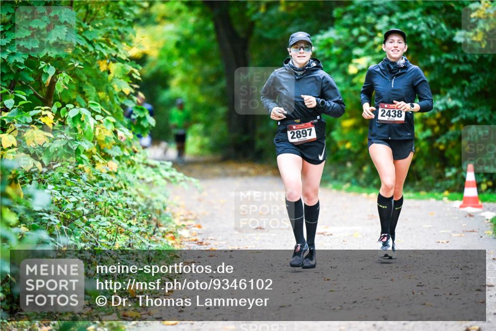 12.10.2025 - Bramfelder Halbmarathon 2025 Dr. Thomas Lammeyer http://msf.ph/oto/9346102 12.10.2025 10:18:46 Laufen 2897, 2438 meine-sportfotos.de