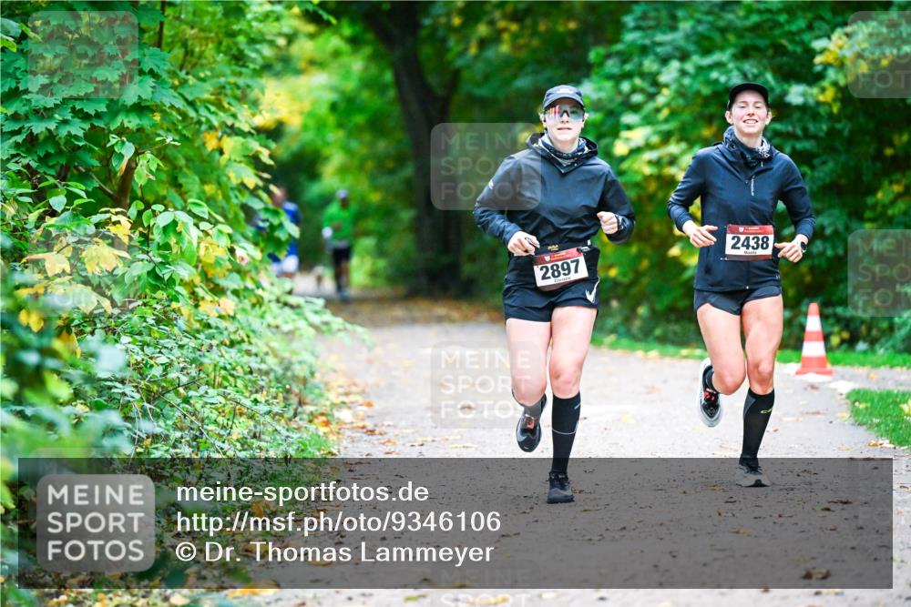 12.10.2025 - Bramfelder Halbmarathon 2025 Dr. Thomas Lammeyer http://msf.ph/oto/9346106 12.10.2025 10:18:46 Laufen 2897, 2438 meine-sportfotos.de
