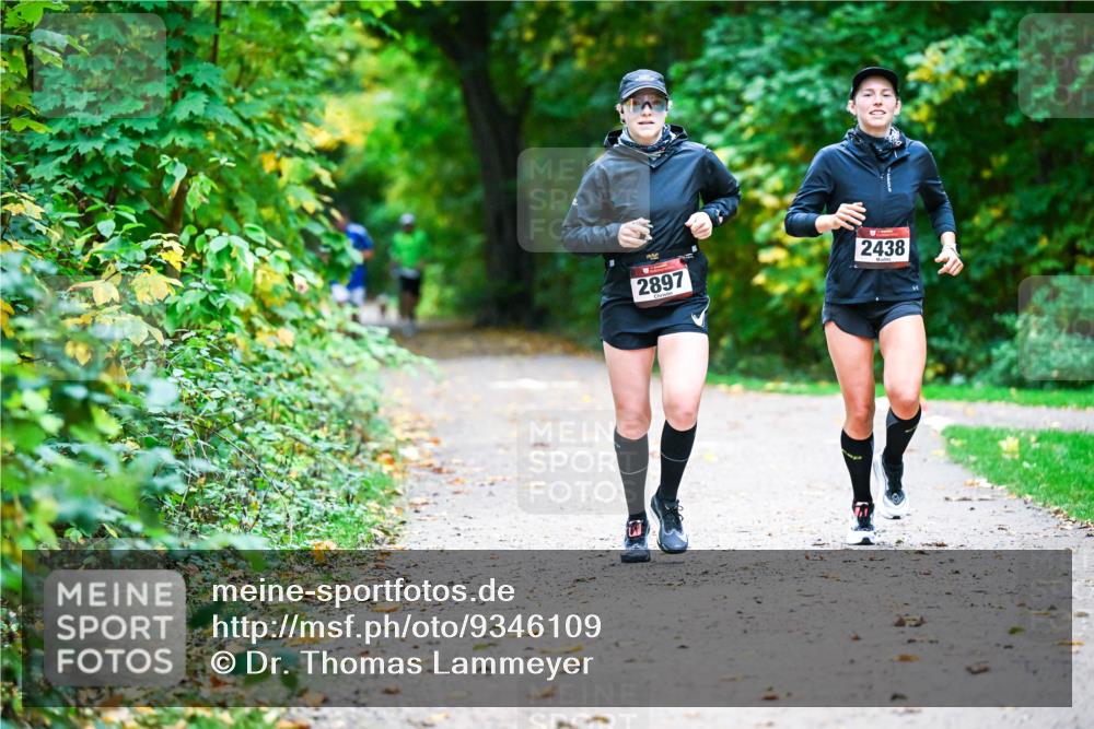 12.10.2025 - Bramfelder Halbmarathon 2025 Dr. Thomas Lammeyer http://msf.ph/oto/9346109 12.10.2025 10:18:47 Laufen 2897, 2438 meine-sportfotos.de