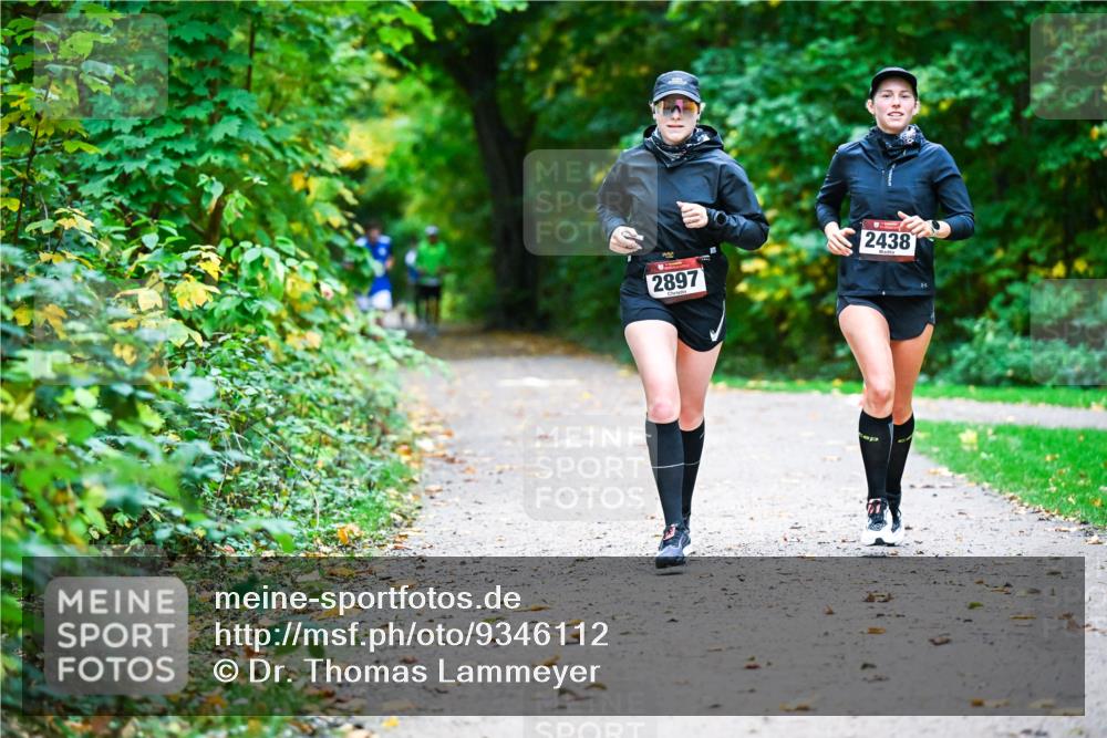 12.10.2025 - Bramfelder Halbmarathon 2025 Dr. Thomas Lammeyer http://msf.ph/oto/9346112 12.10.2025 10:18:47 Laufen 2897, 2438 meine-sportfotos.de